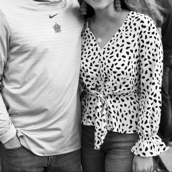 Black and white blouse - Picture 3 of 3